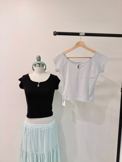 TABITHA Pearl button top