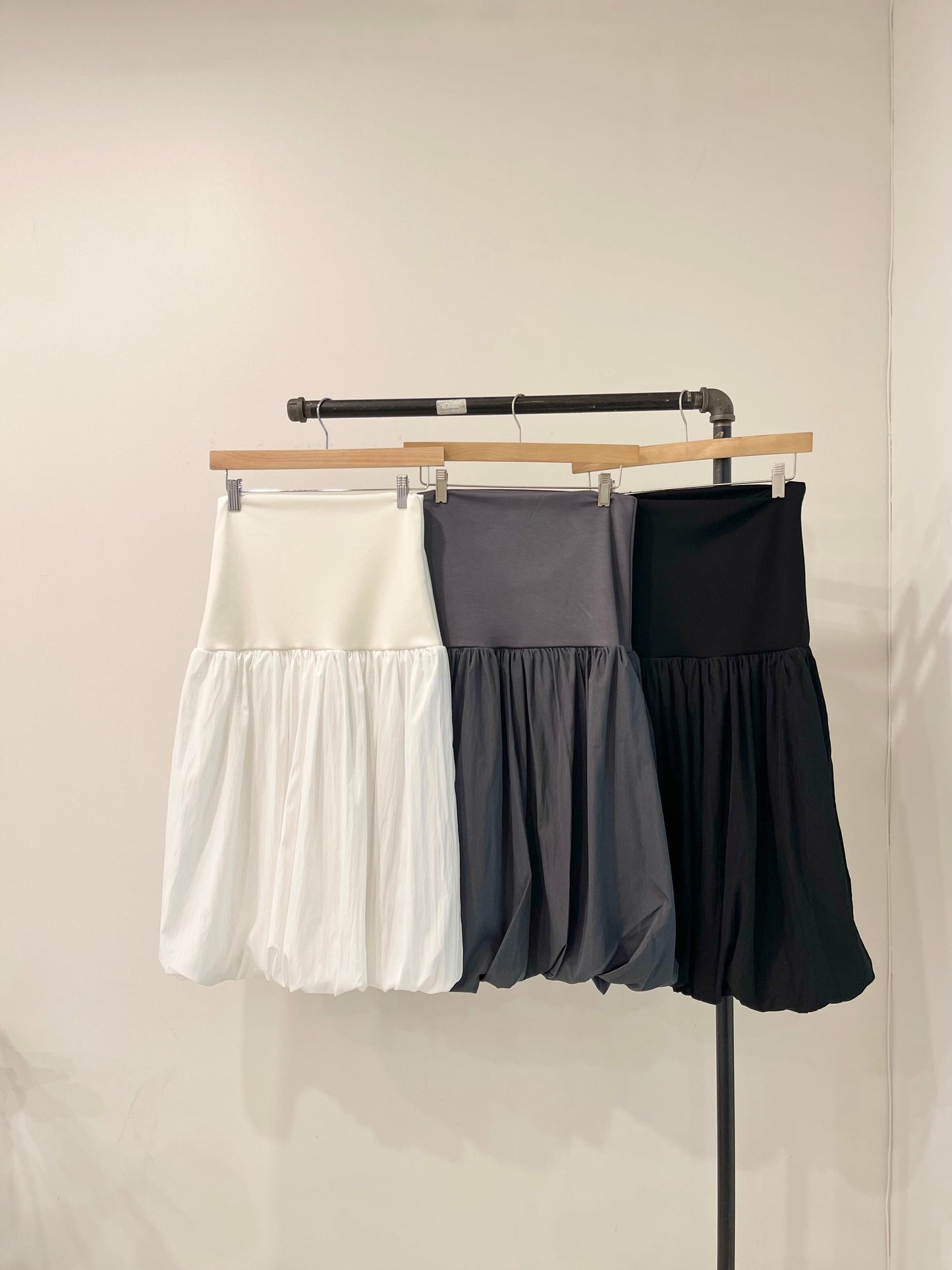 LUNA Balloon midi skirt