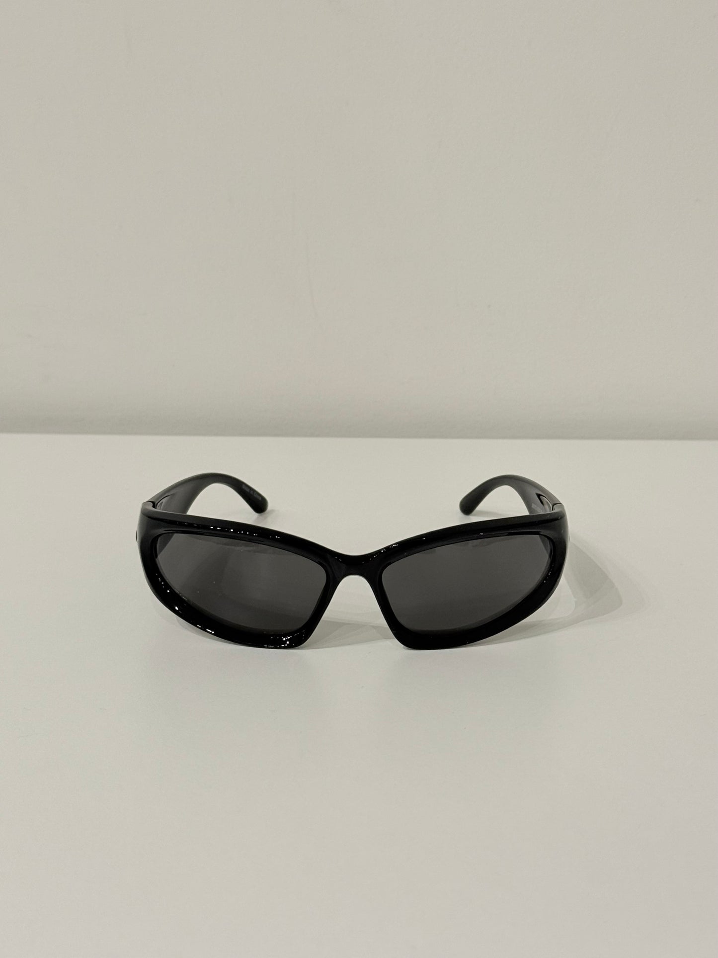 Y2K Oval racer sunnies