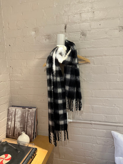KUSA Checker scarf