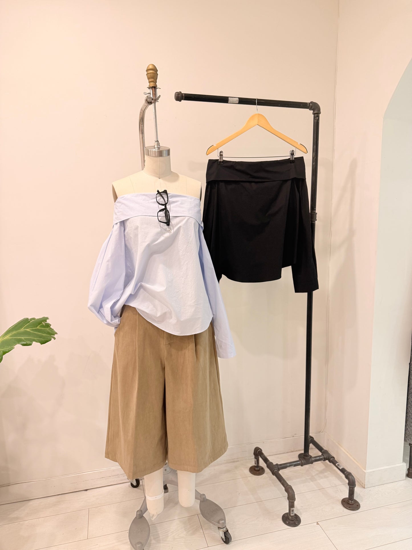 ROMY Off shoulder blouse