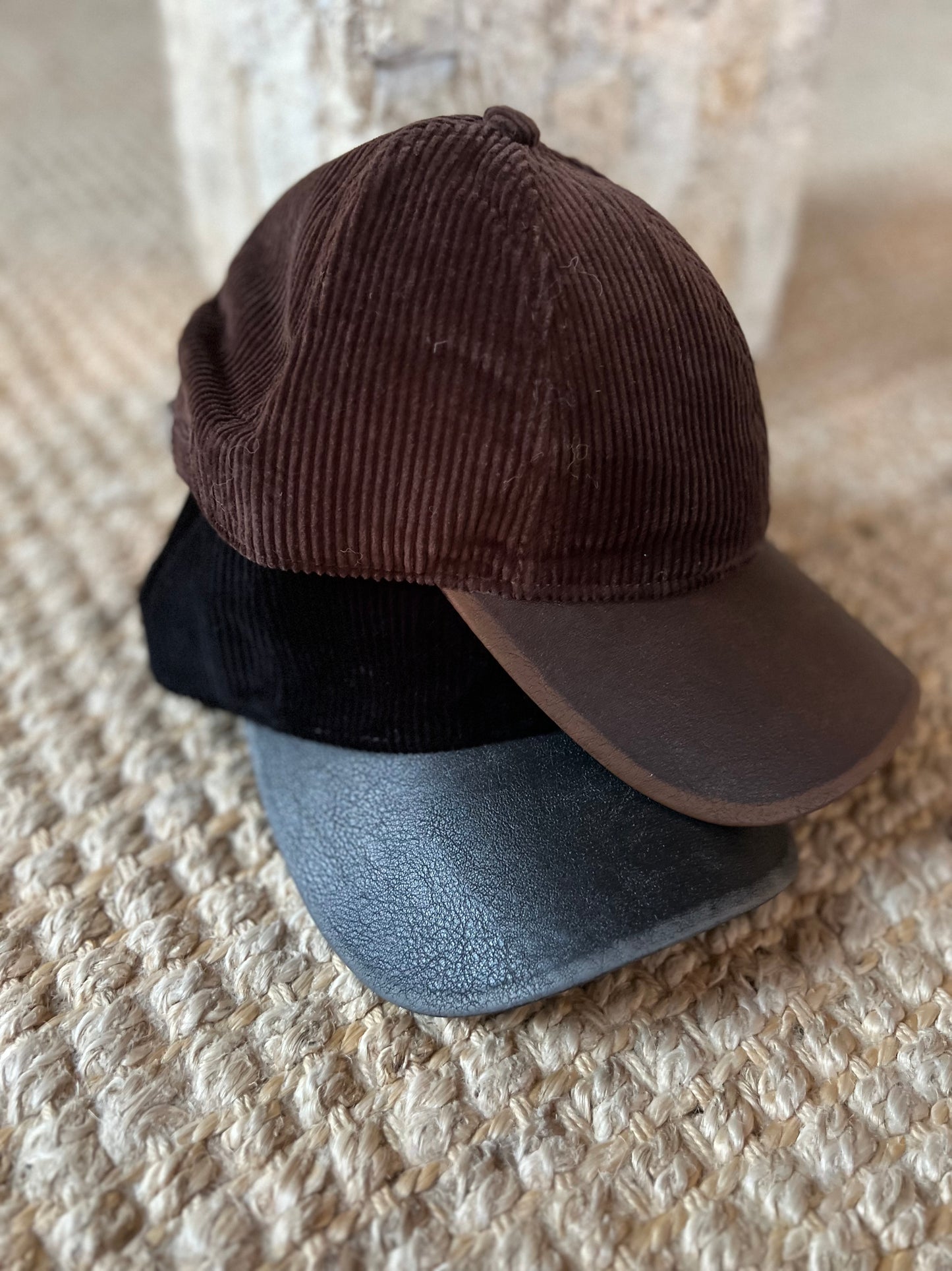 BAGO Pleather brim corduroy cap