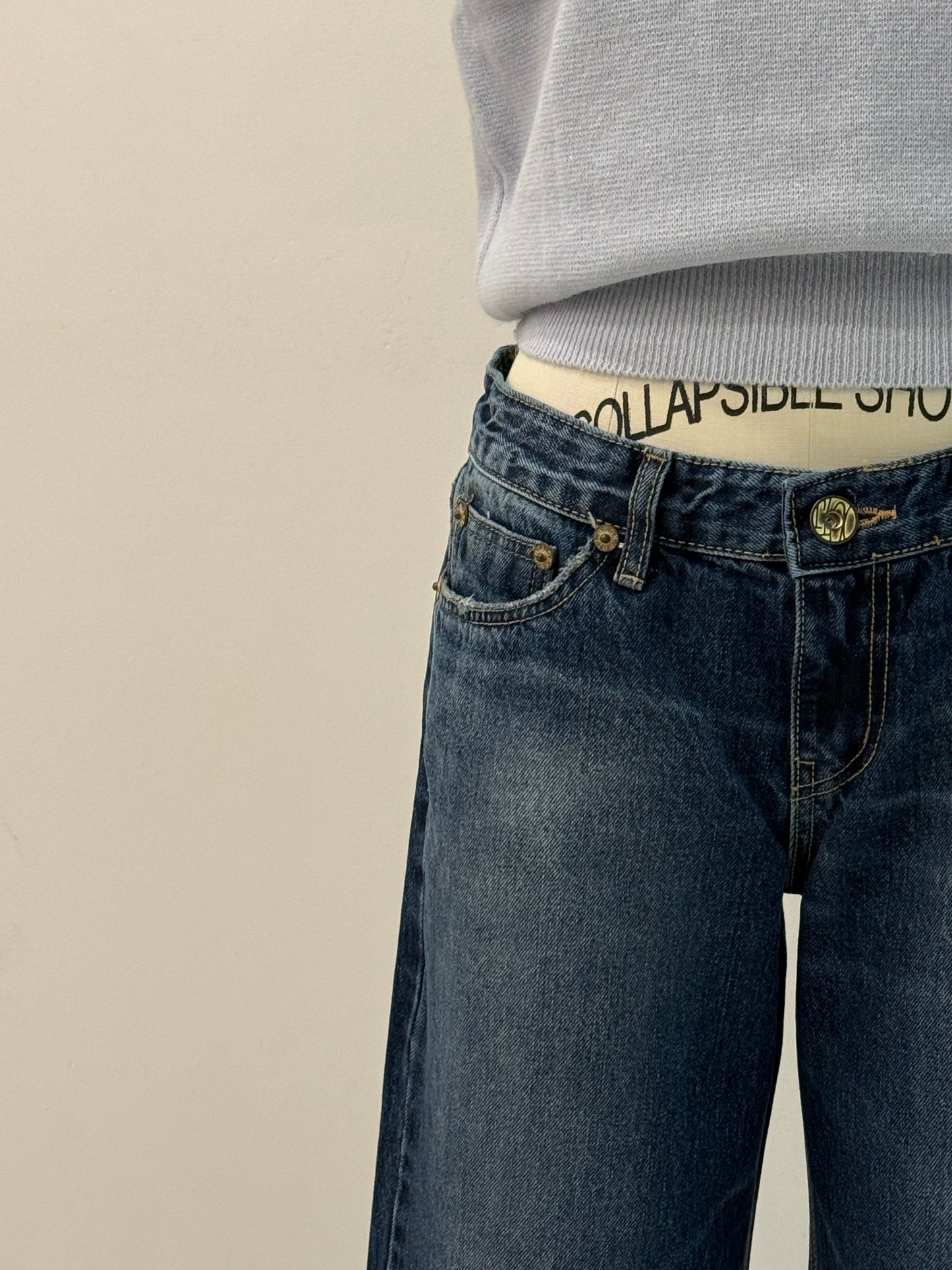 CLOSER Low rise jeans