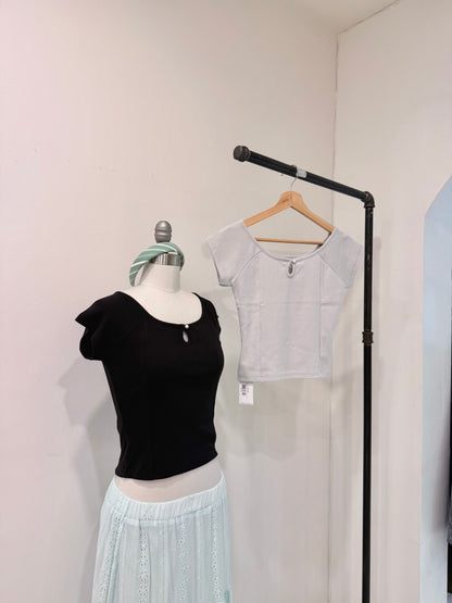 TABITHA Pearl button top
