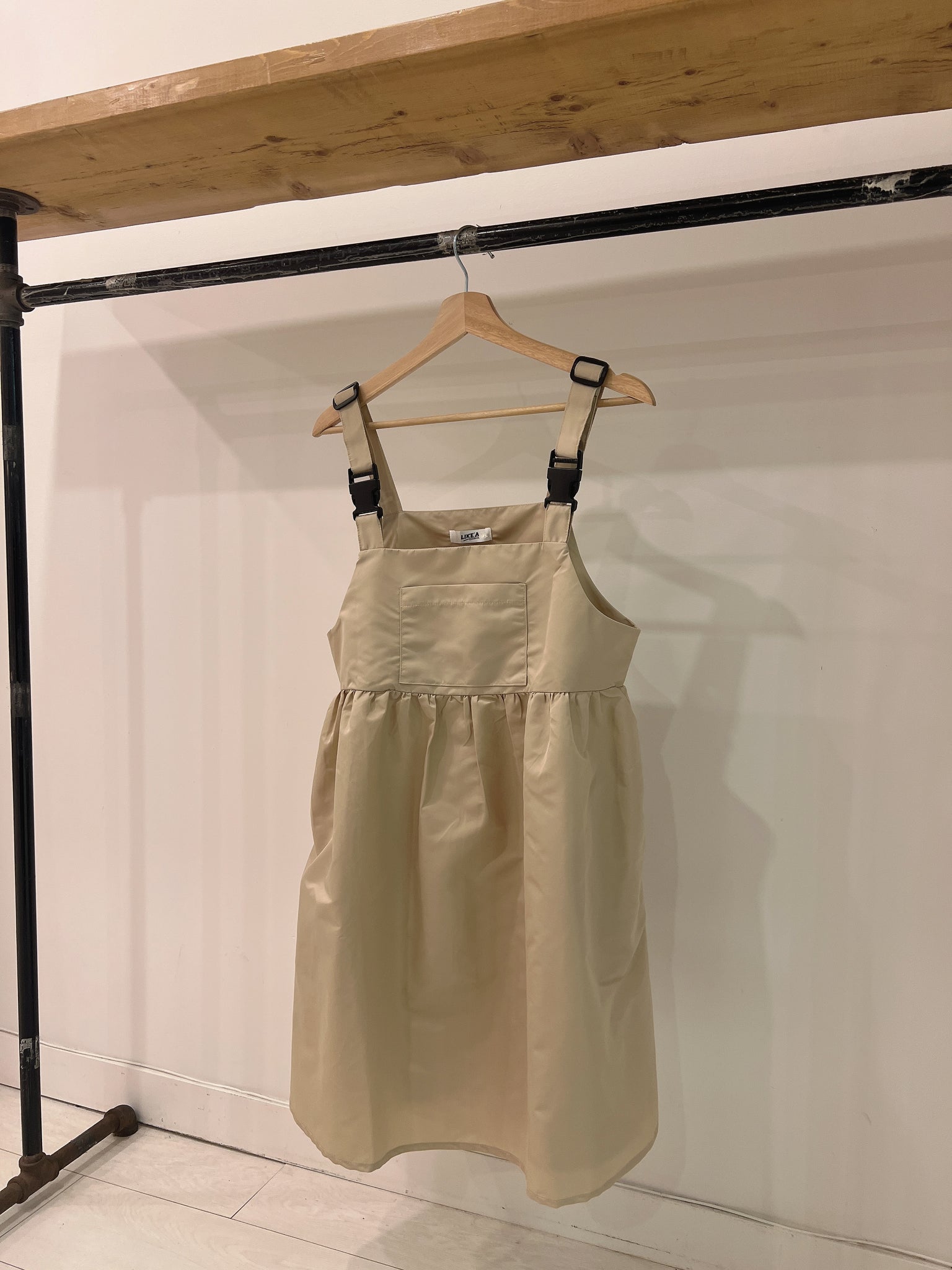 GATE  Overall buckle dress