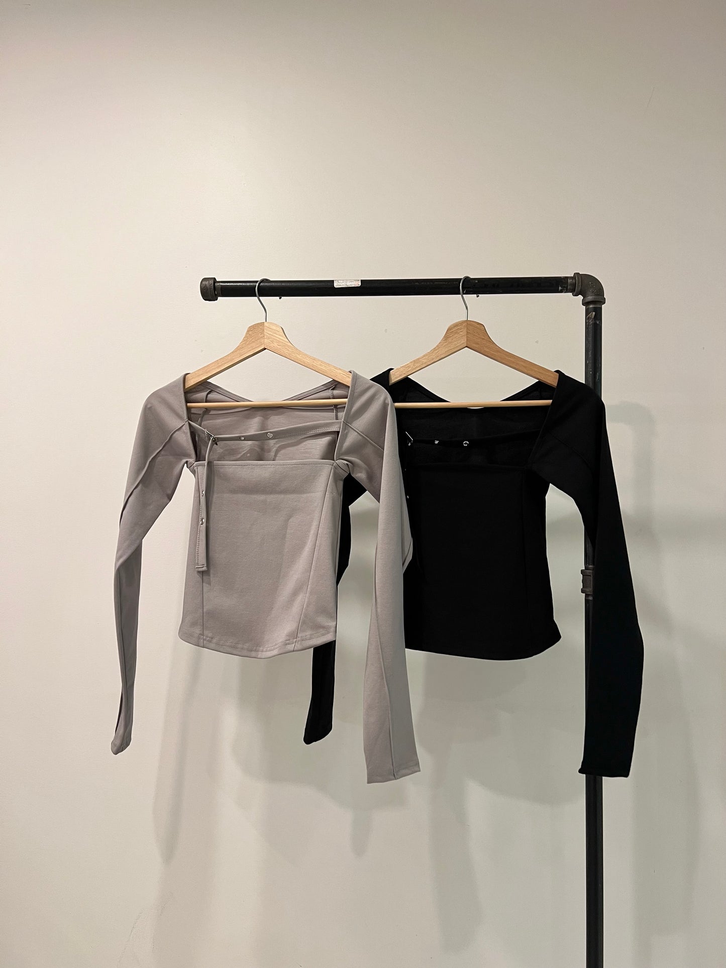 RUDY Belted neckline top