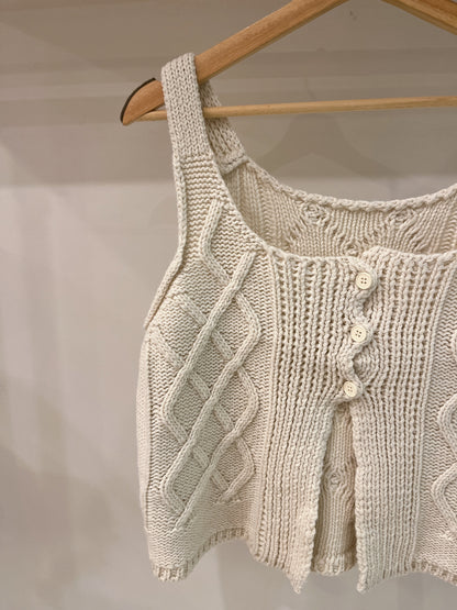 MOVE Cable knit vest