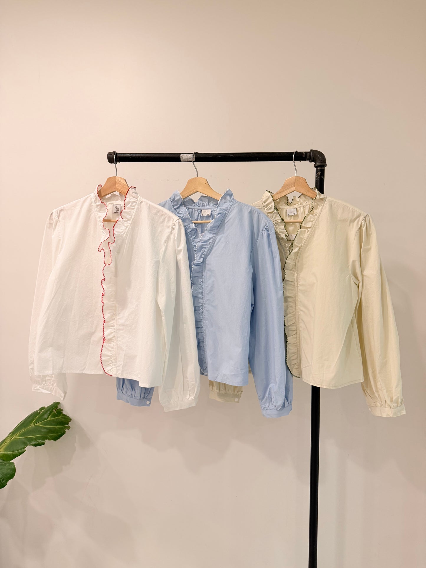 SLIDE Ruffle shirt