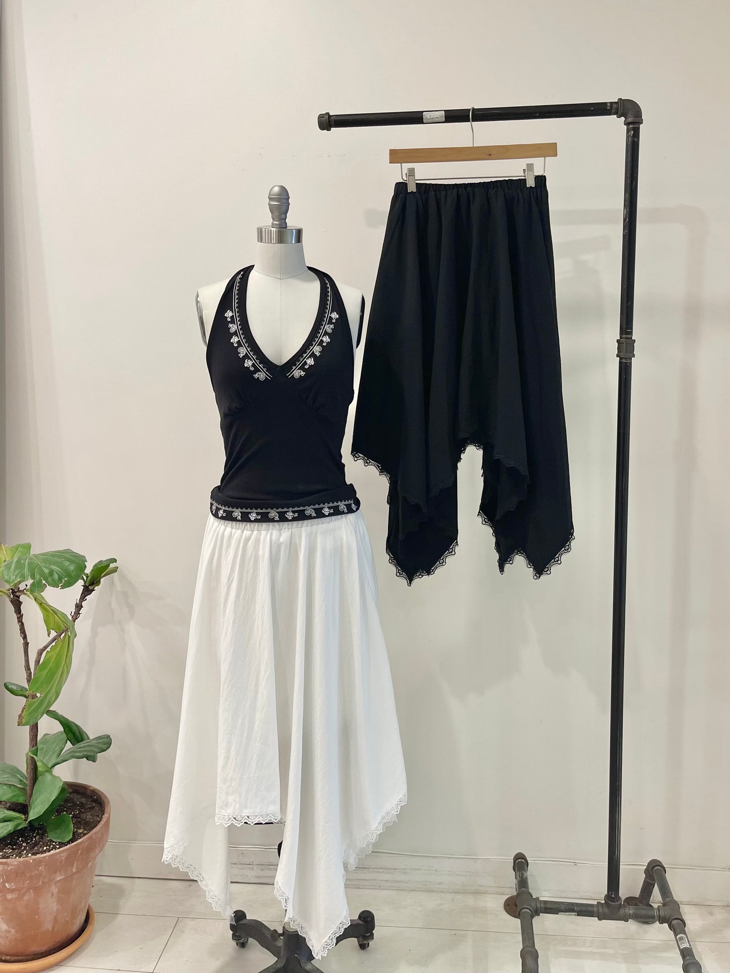 CLARA Lace trim midi skirt