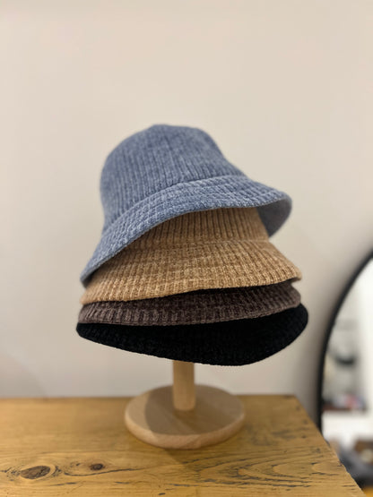 YOFIN Velour bucket hat