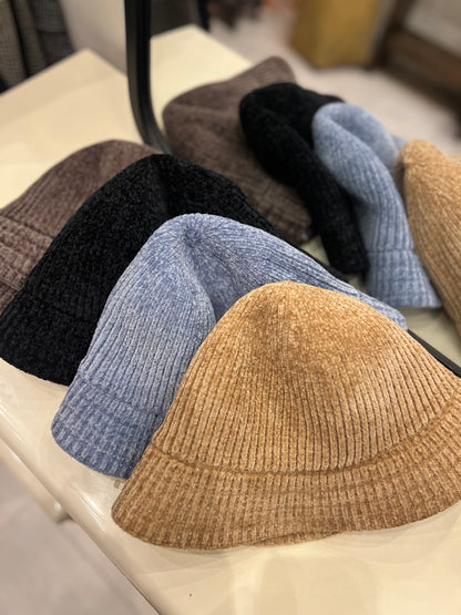 YOFIN Velour bucket hat