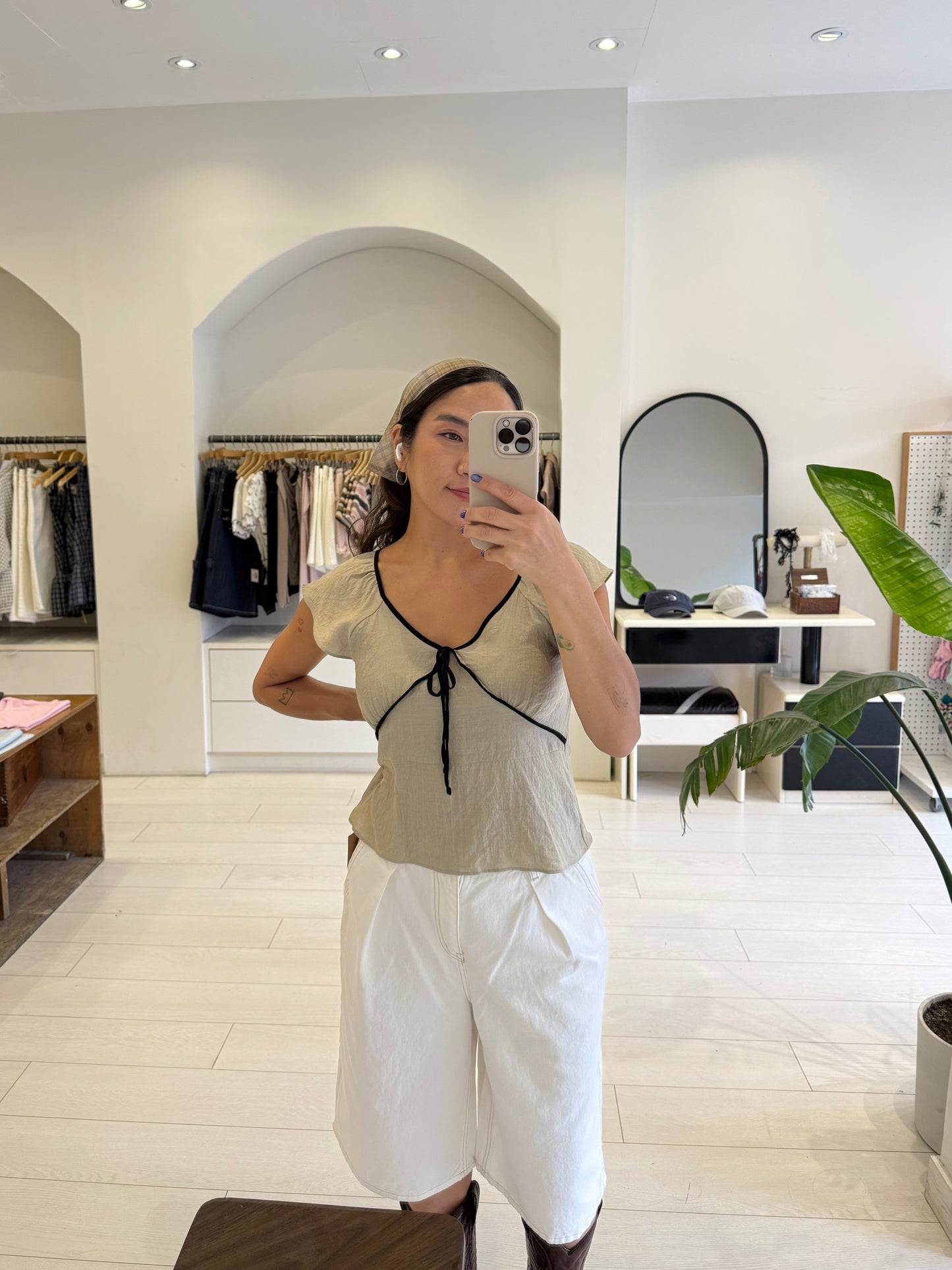 TRILL Contrast Piping top