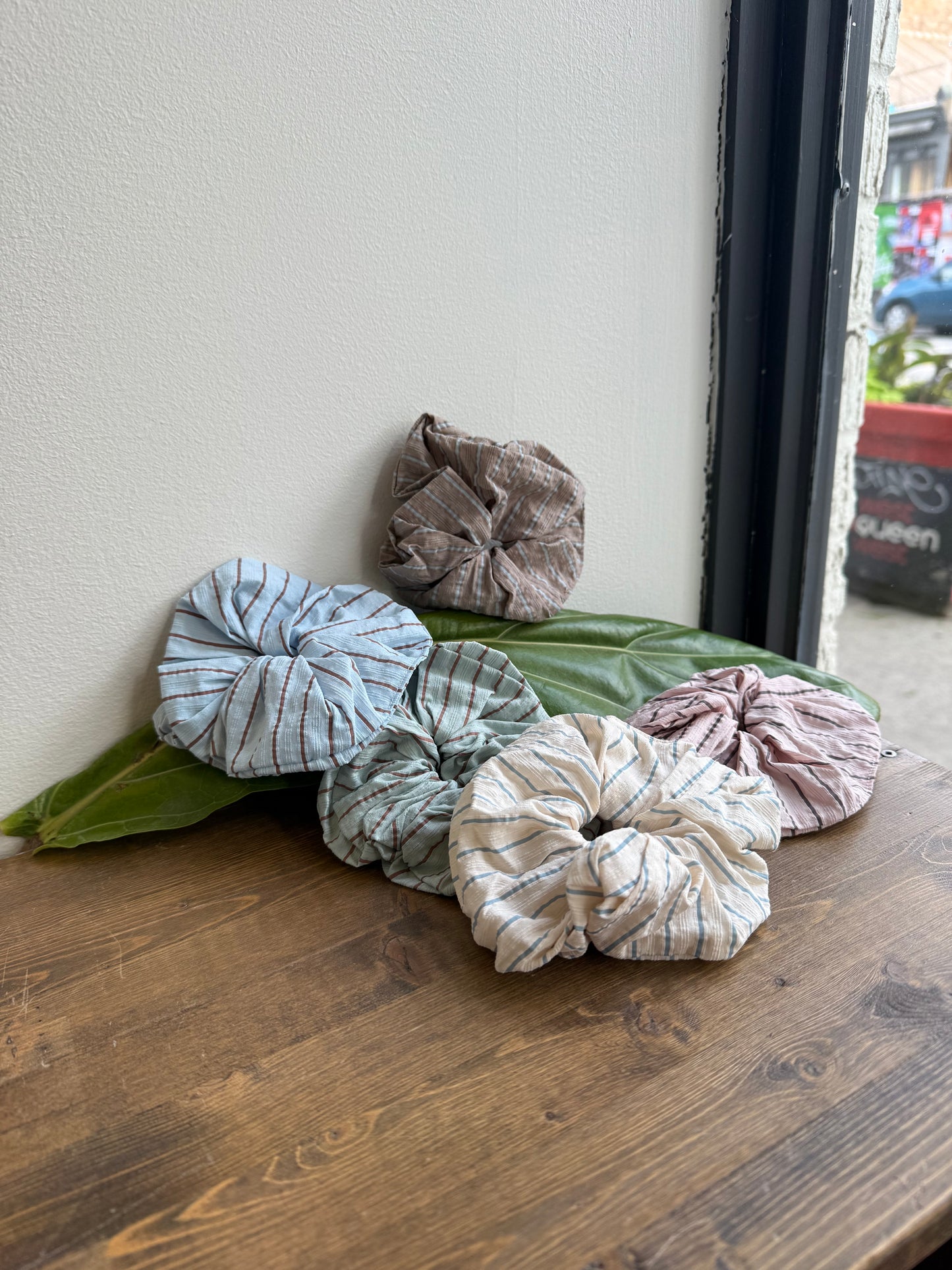 SAM Stripe scrunchies