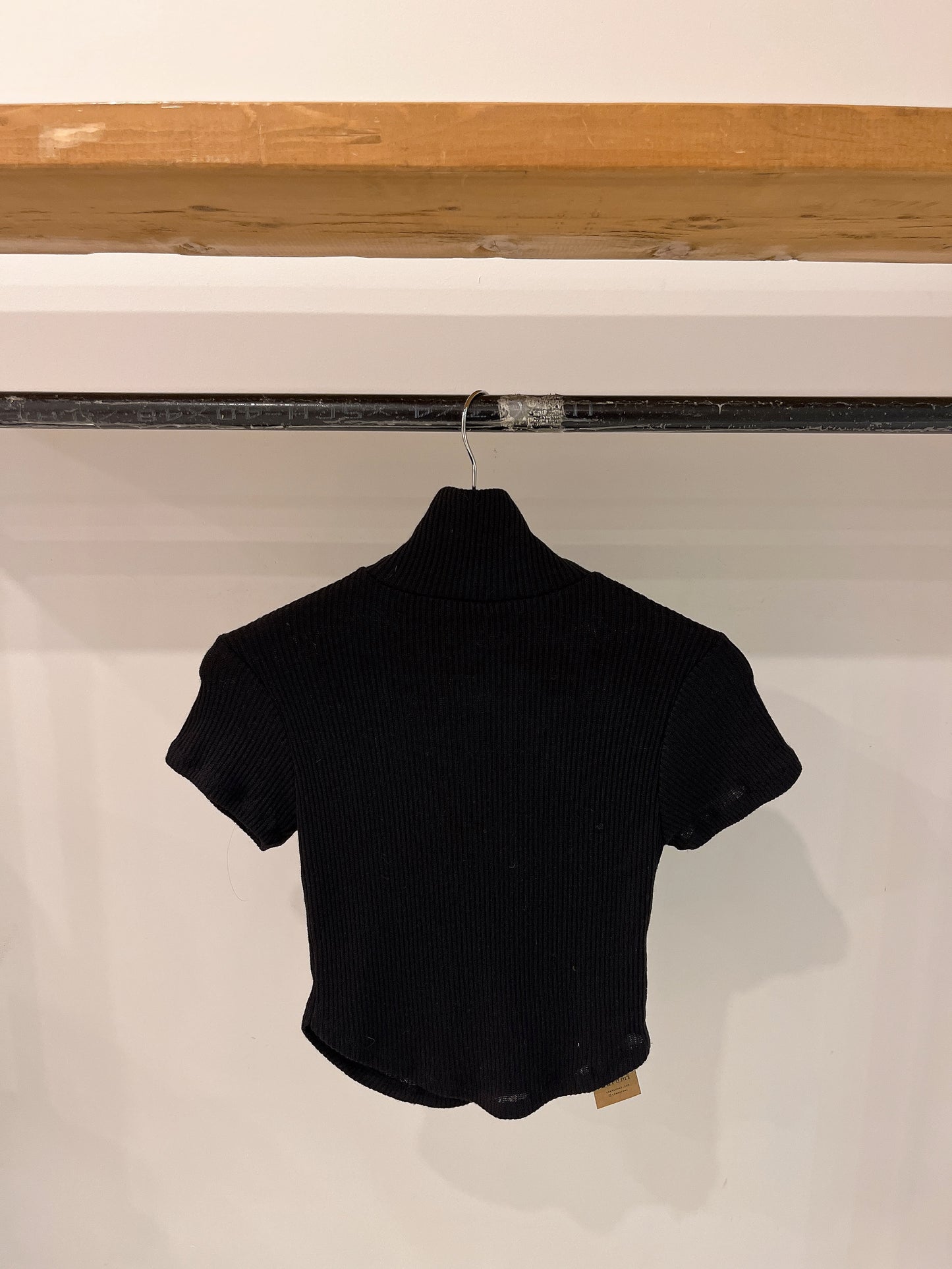 RINGLE Ribbed turtleneck tee