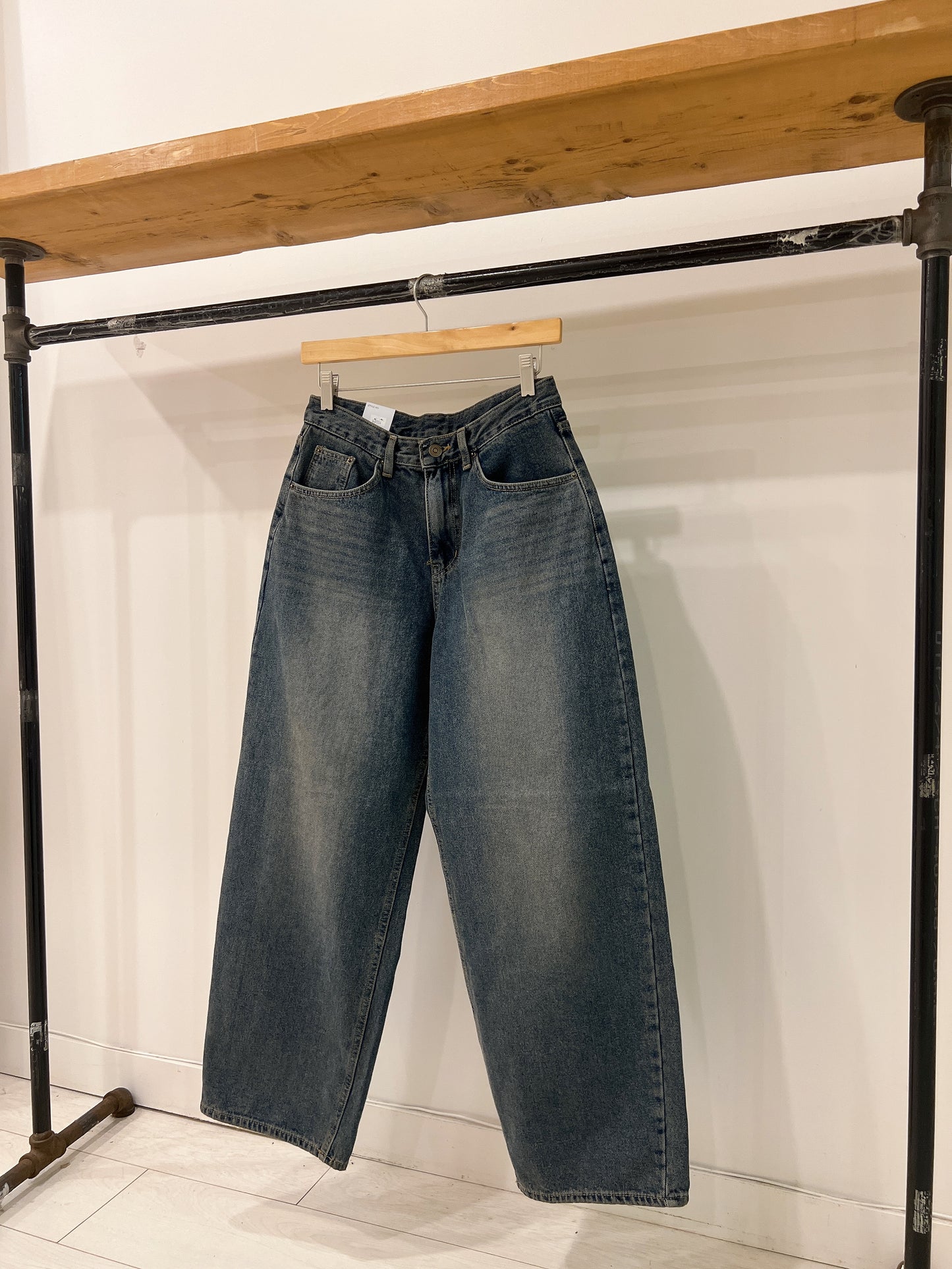 DANGO2 Wide legged jeans