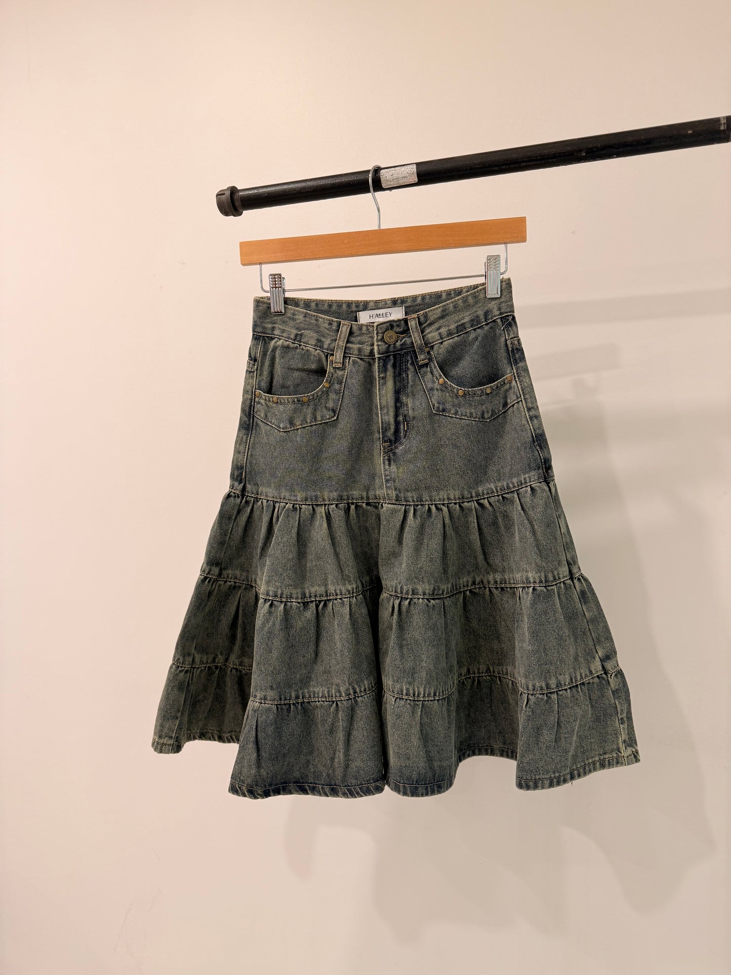 CESS Tiered denim midi skirt