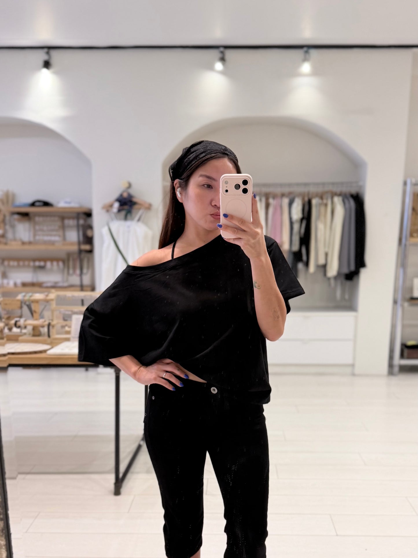 NOVA Off-shoulder tee