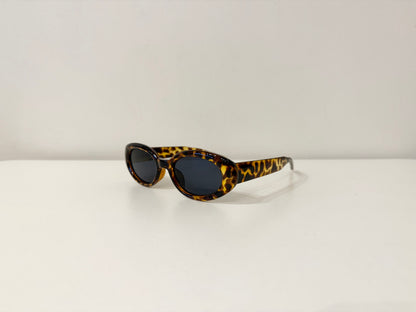 SWIPE Oval sunnies