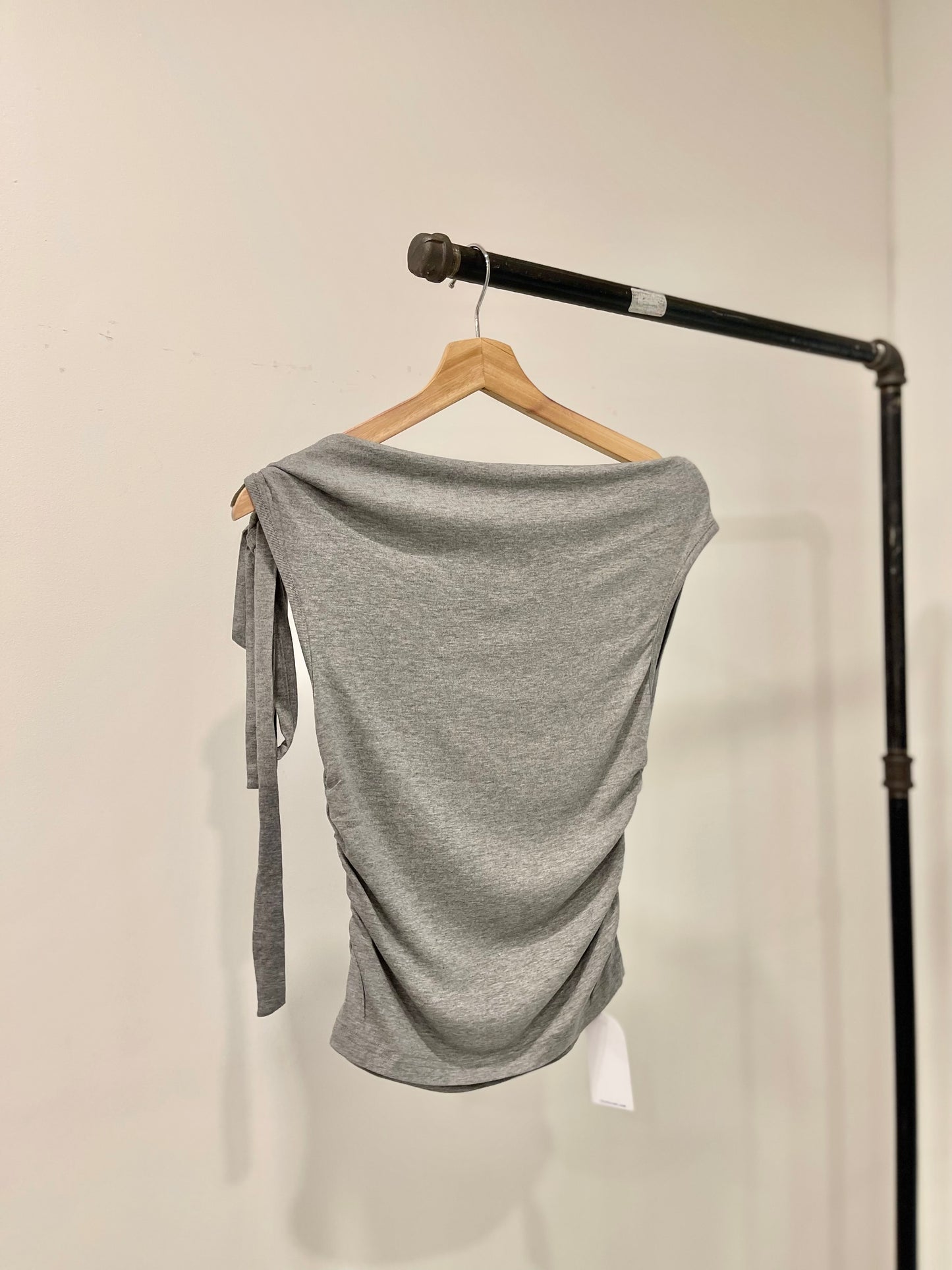 SUNNY Off shoulder top
