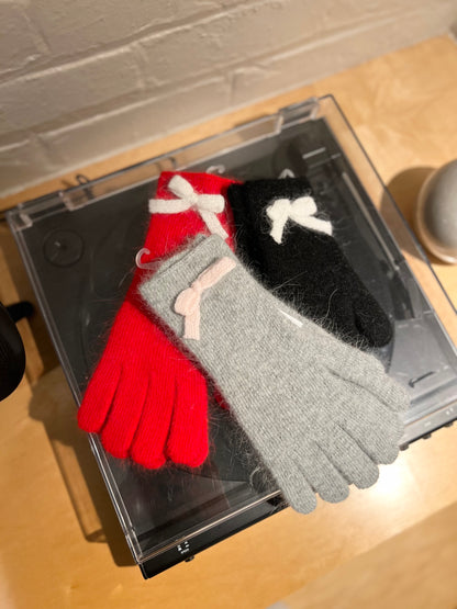 BETTA Bow angora gloves
