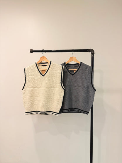 KIND Knit vest