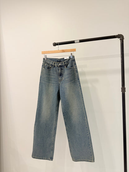 SENCH Straight legged jeans