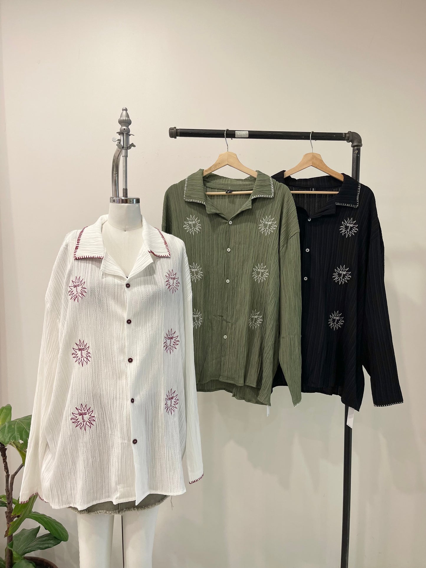 NELL Sun-embroidered camp shirt