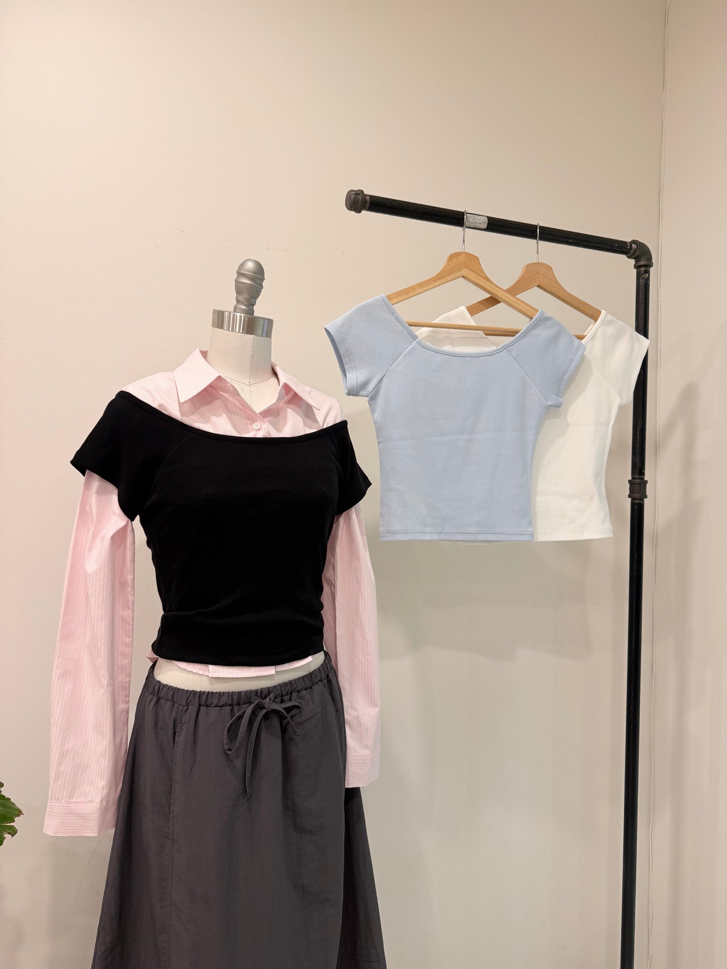 DESO Off shoulder top