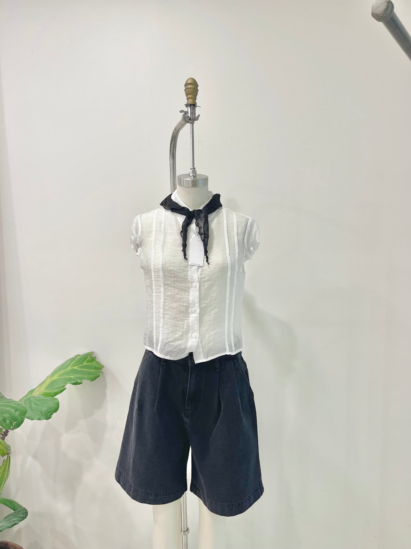 VOICE Black denim shorts