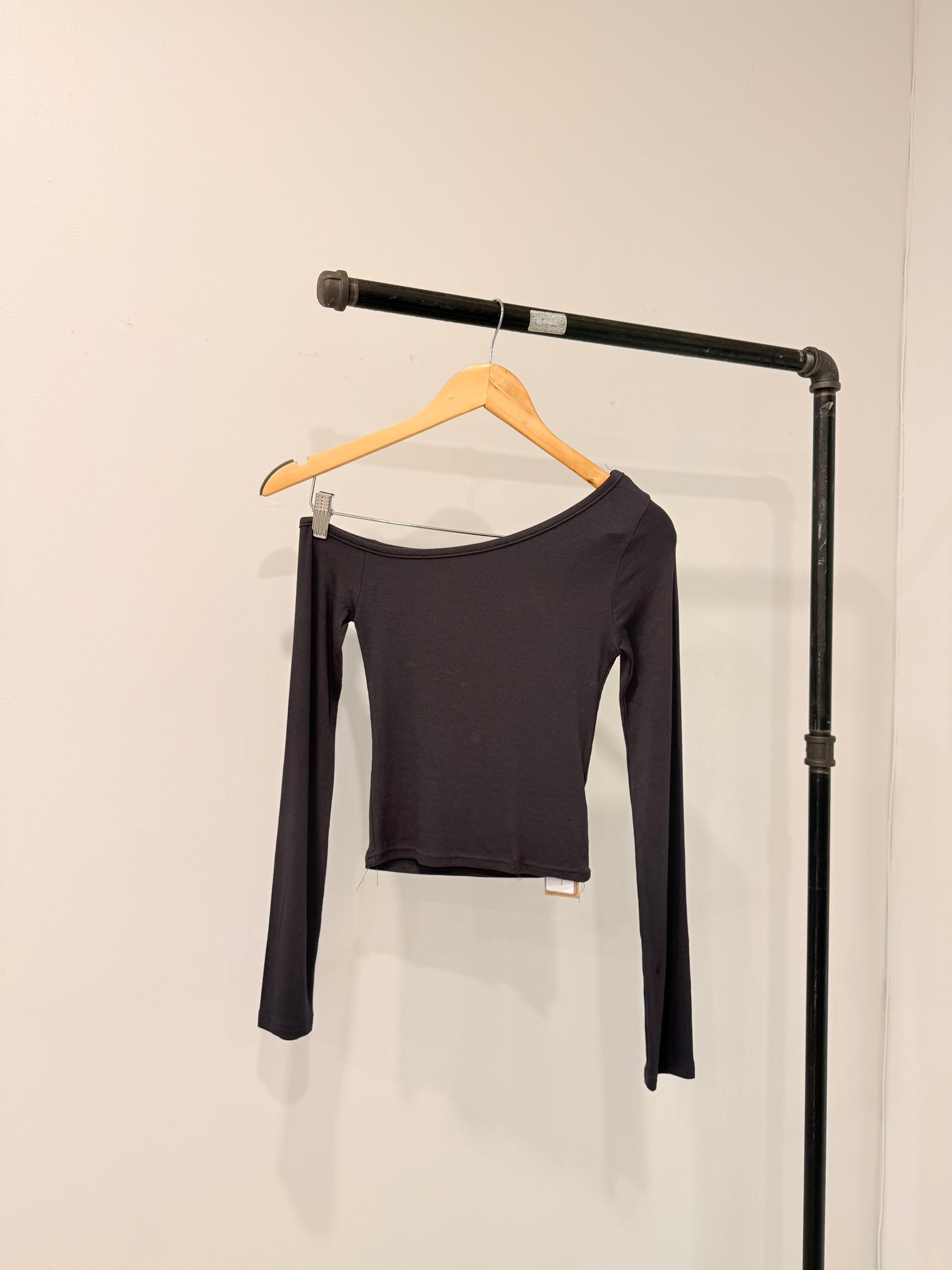 LEGAL One shoulder tee