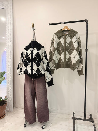TOHO Argyle zip-up sweater