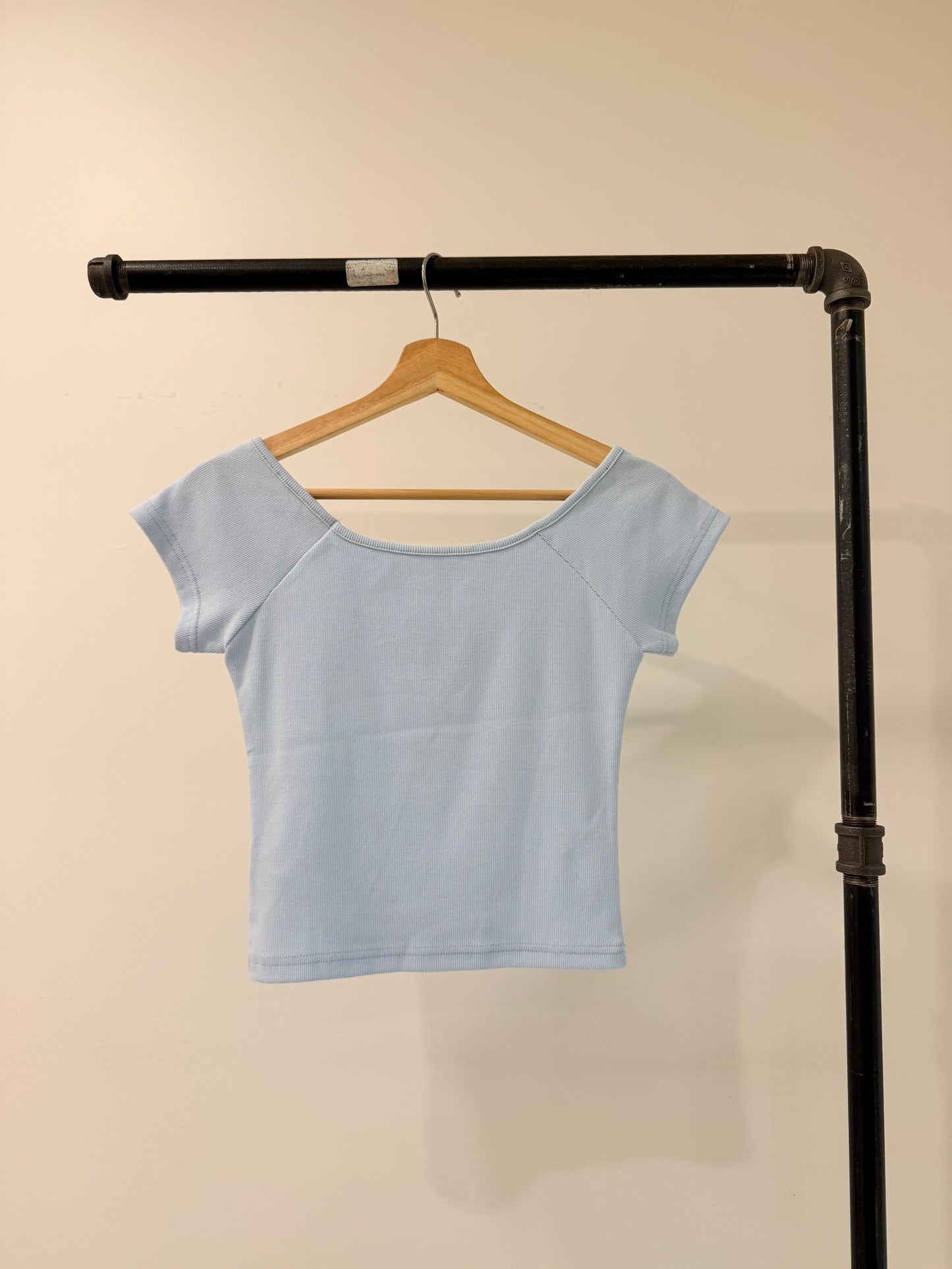 DESO Off shoulder top