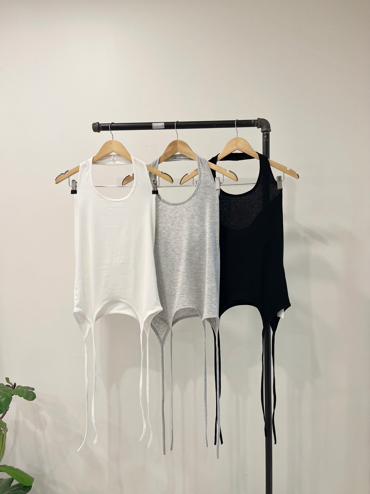 LANA Ribbon-tail halter tank