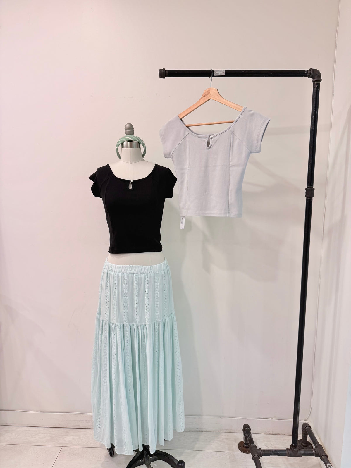 TABITHA Pearl button top
