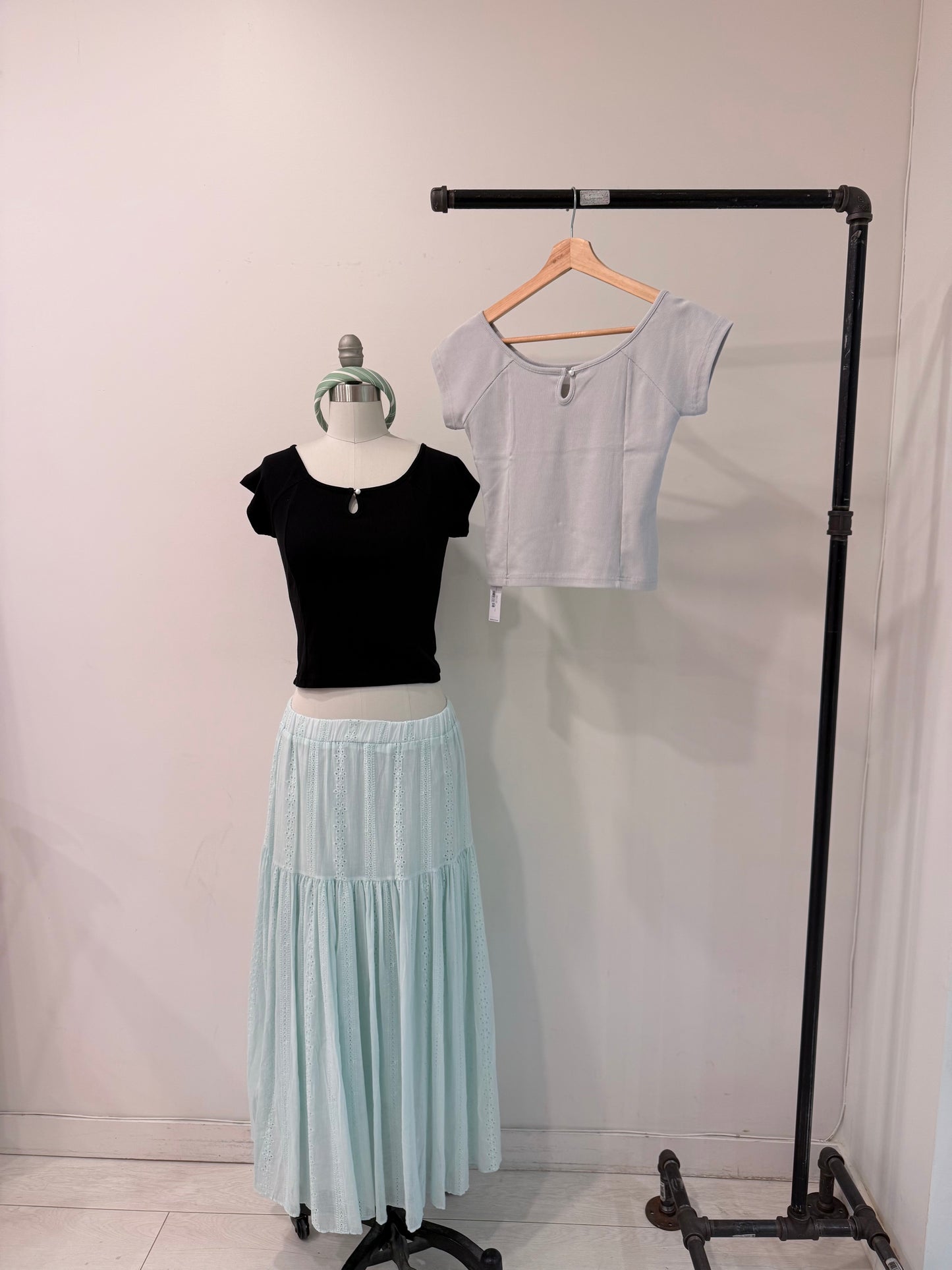 TABITHA Pearl button top