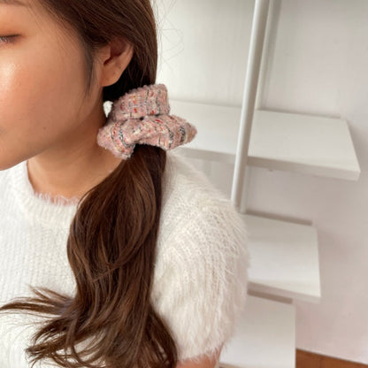 WENDY Tweed scrunchie