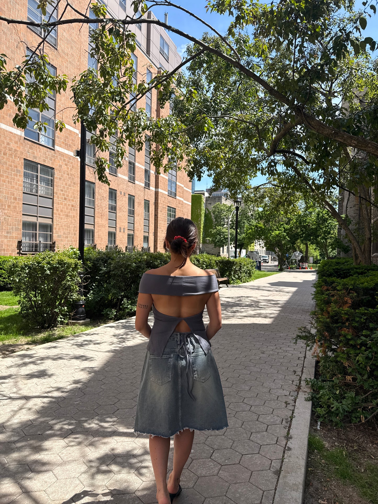 INES Off-shoulder tie-back top