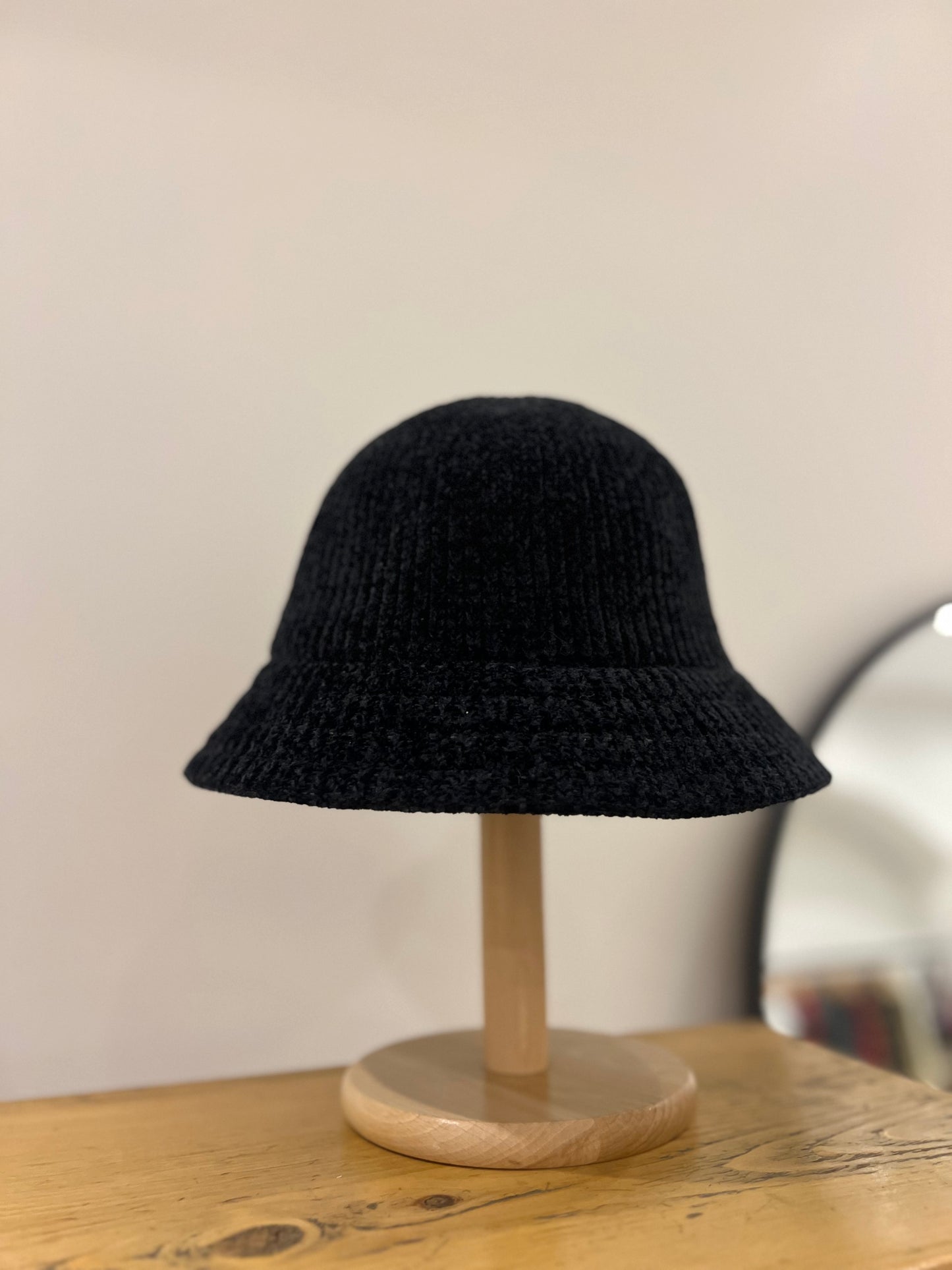 YOFIN Velour bucket hat