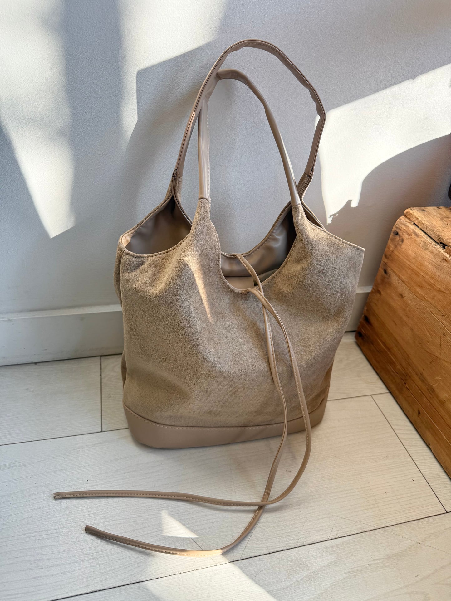 MILE Faux suede bow bag