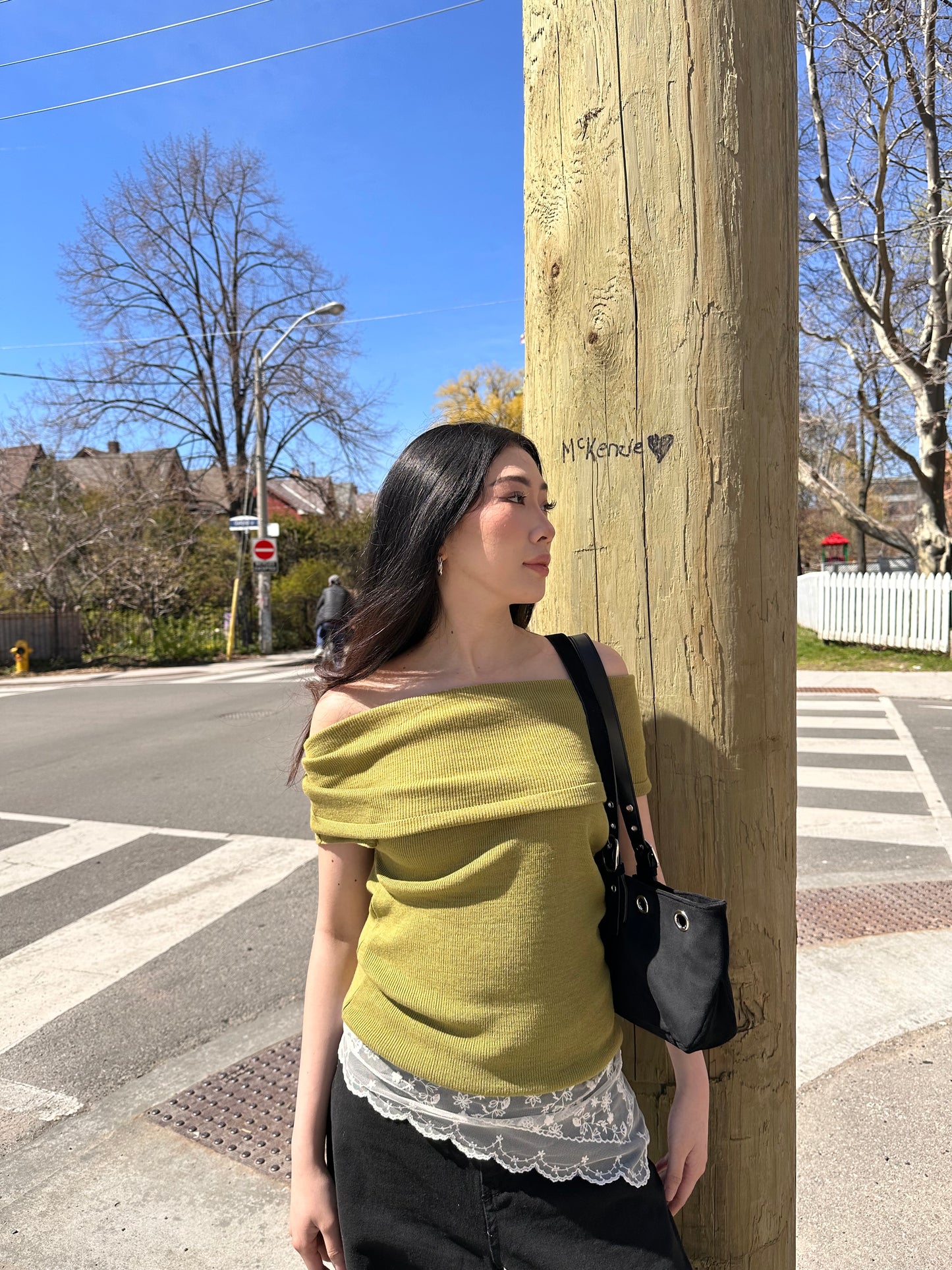 DEMIAN Off shoulder knit top