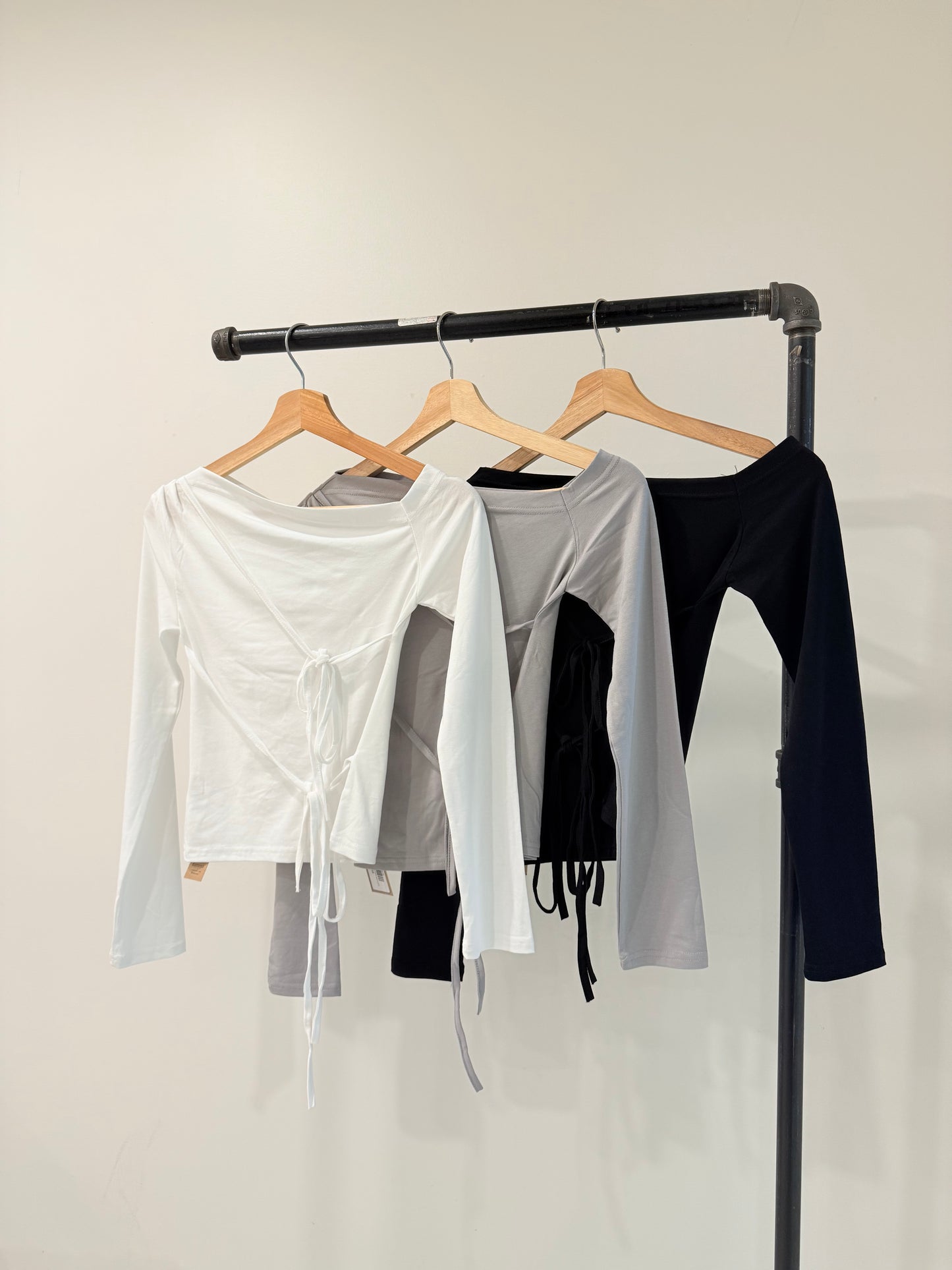 IZZY Off shoulder tie top