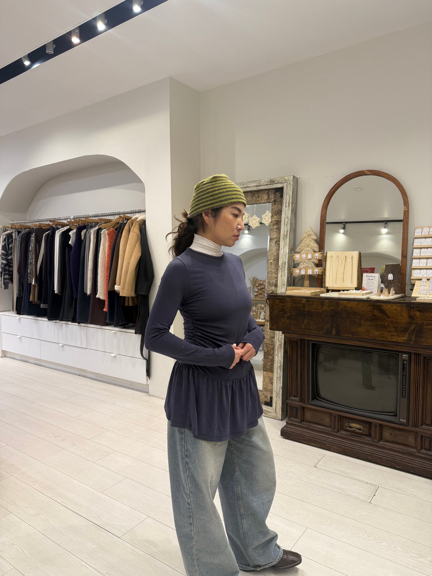 ROYEL Stripe fuzzy toque