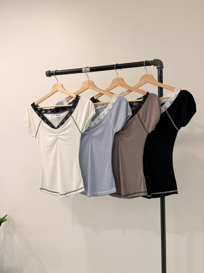 DAPHNE Lace trim top