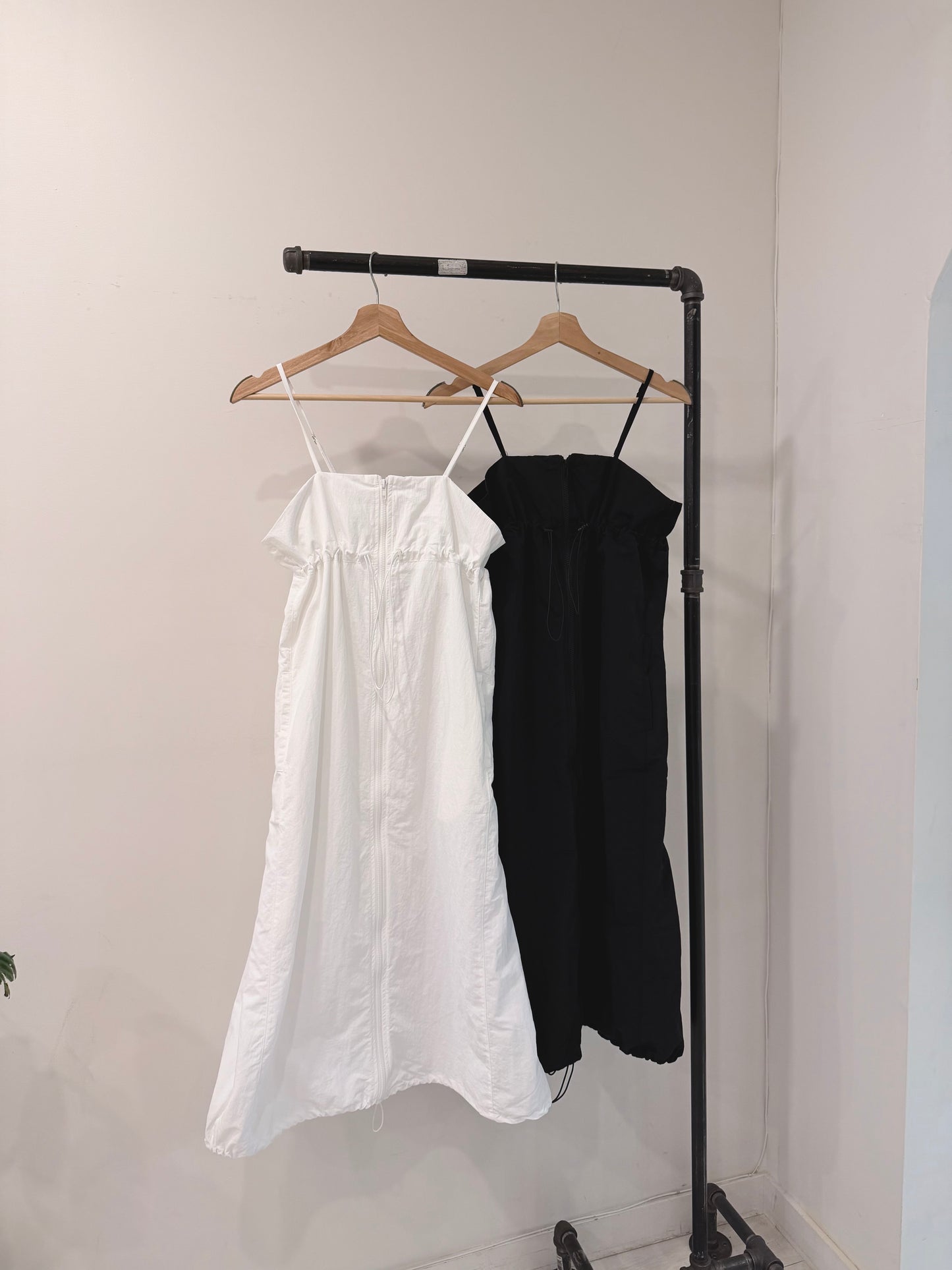 ELODIE Shirred maxi dress