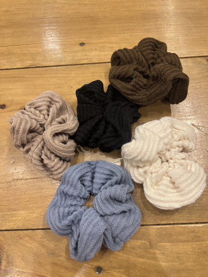 YAKO Sweater scrunchies