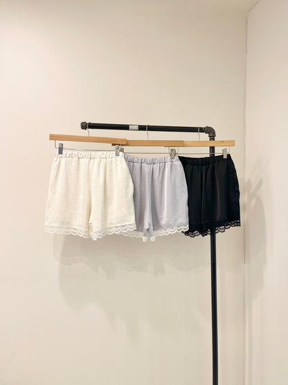 SOLENE Lace satin shorts
