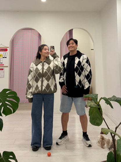 TOHO Argyle zip-up sweater