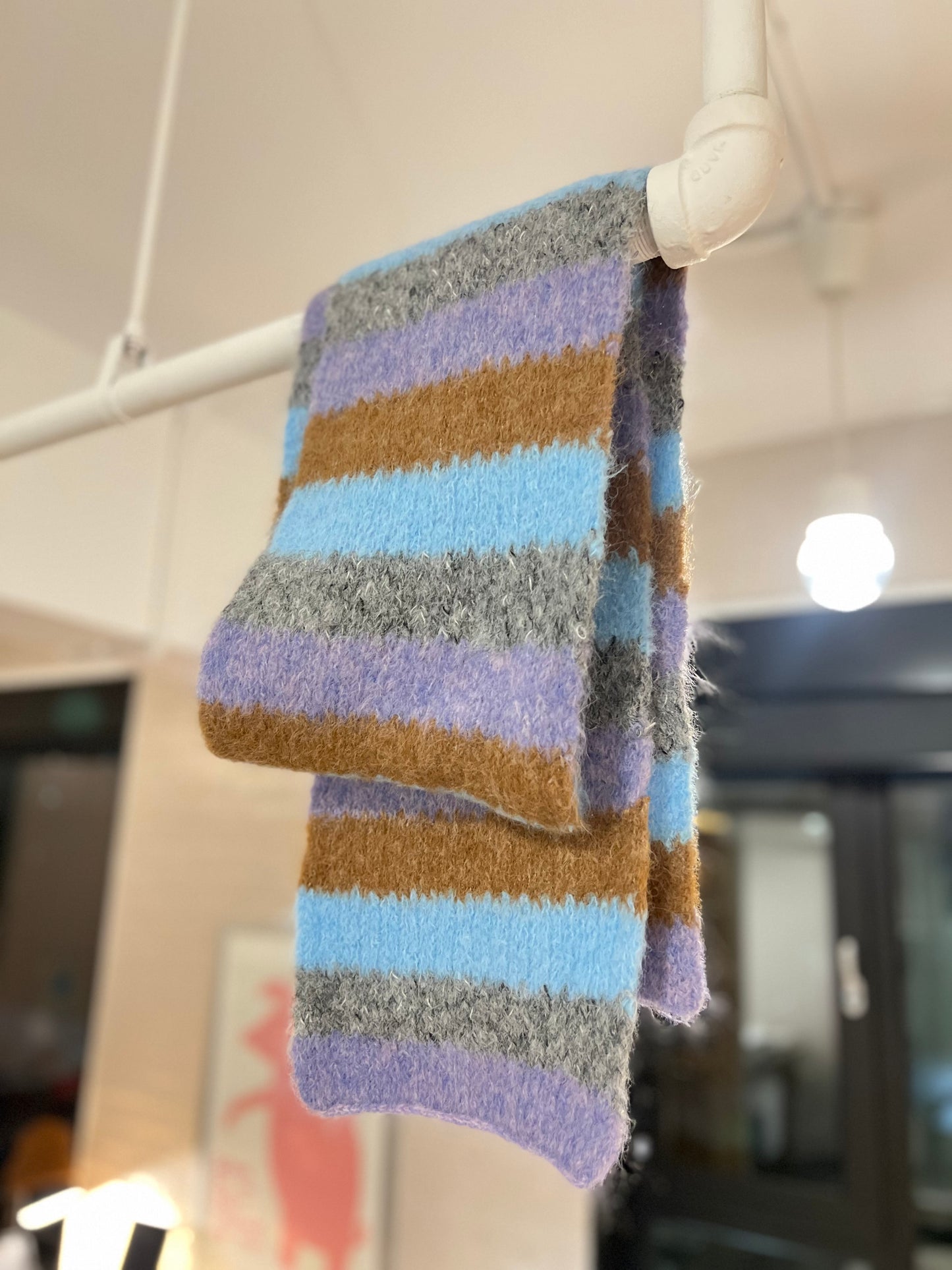 IMAGINE Fuzzy stripe scarf