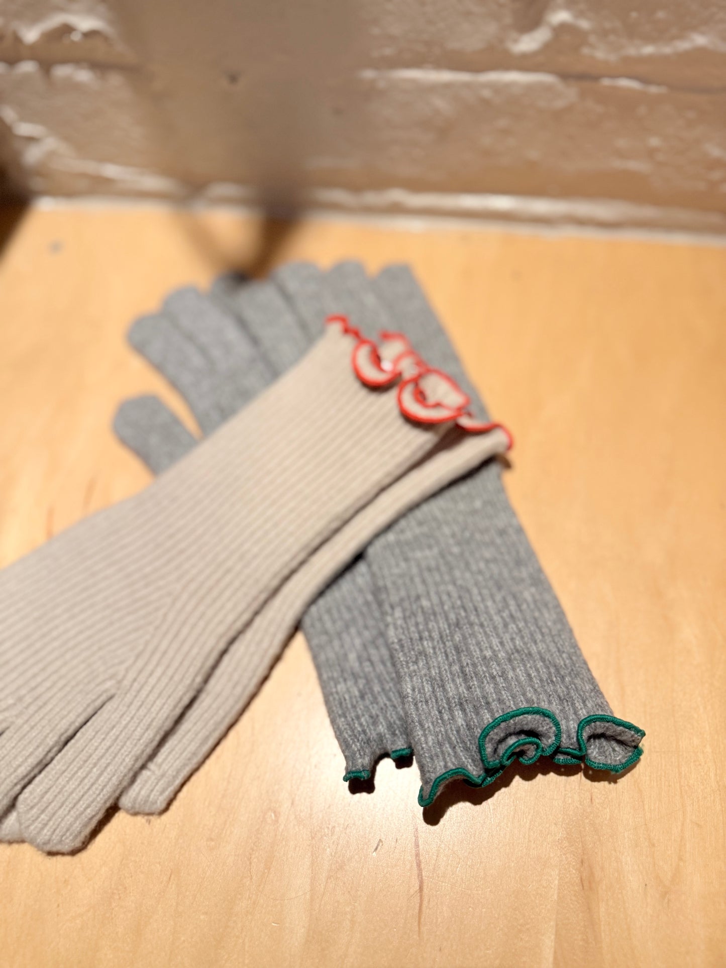 OVER Lettuce hem gloves