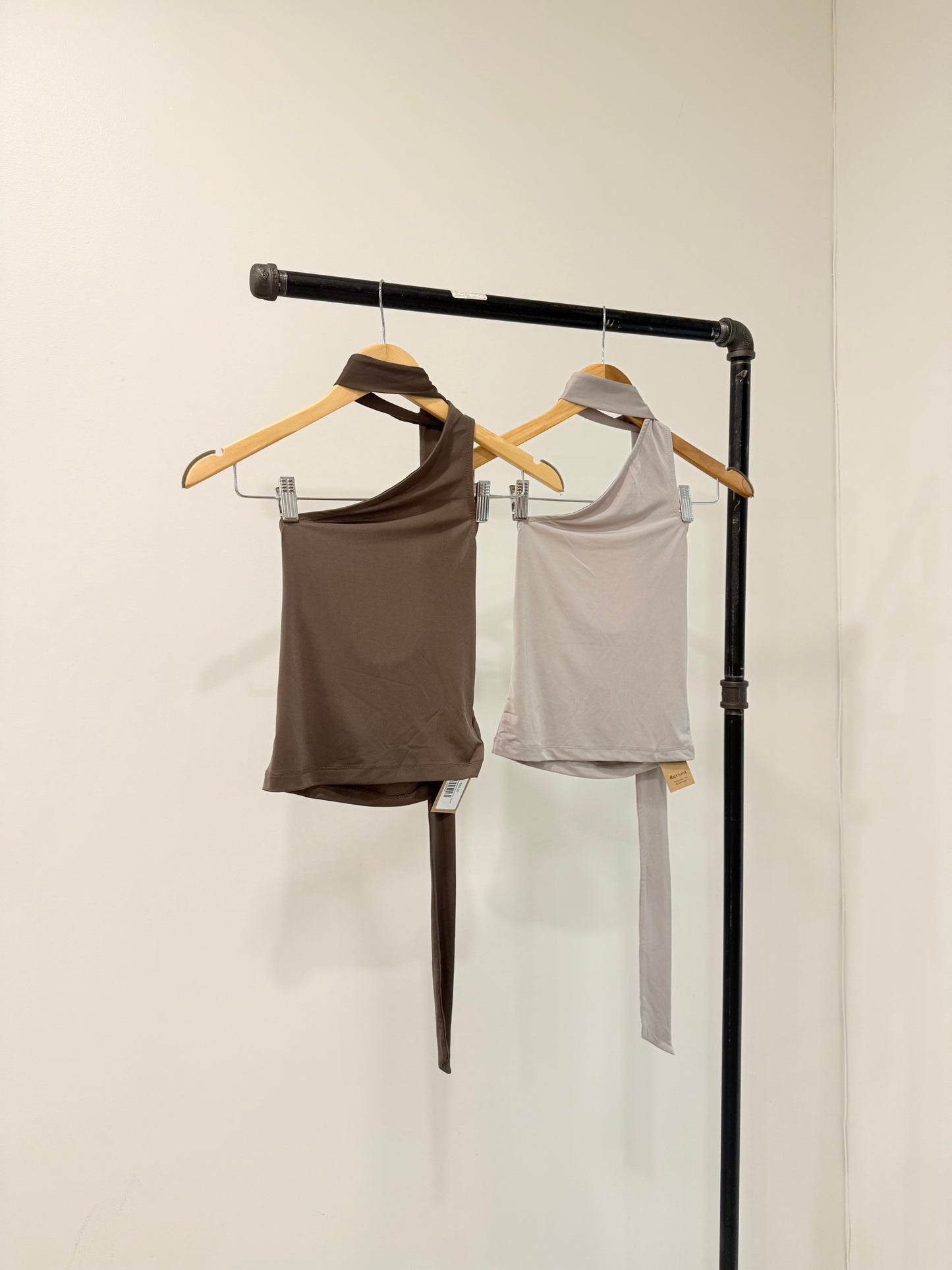 ZAMO One shoulder choker top